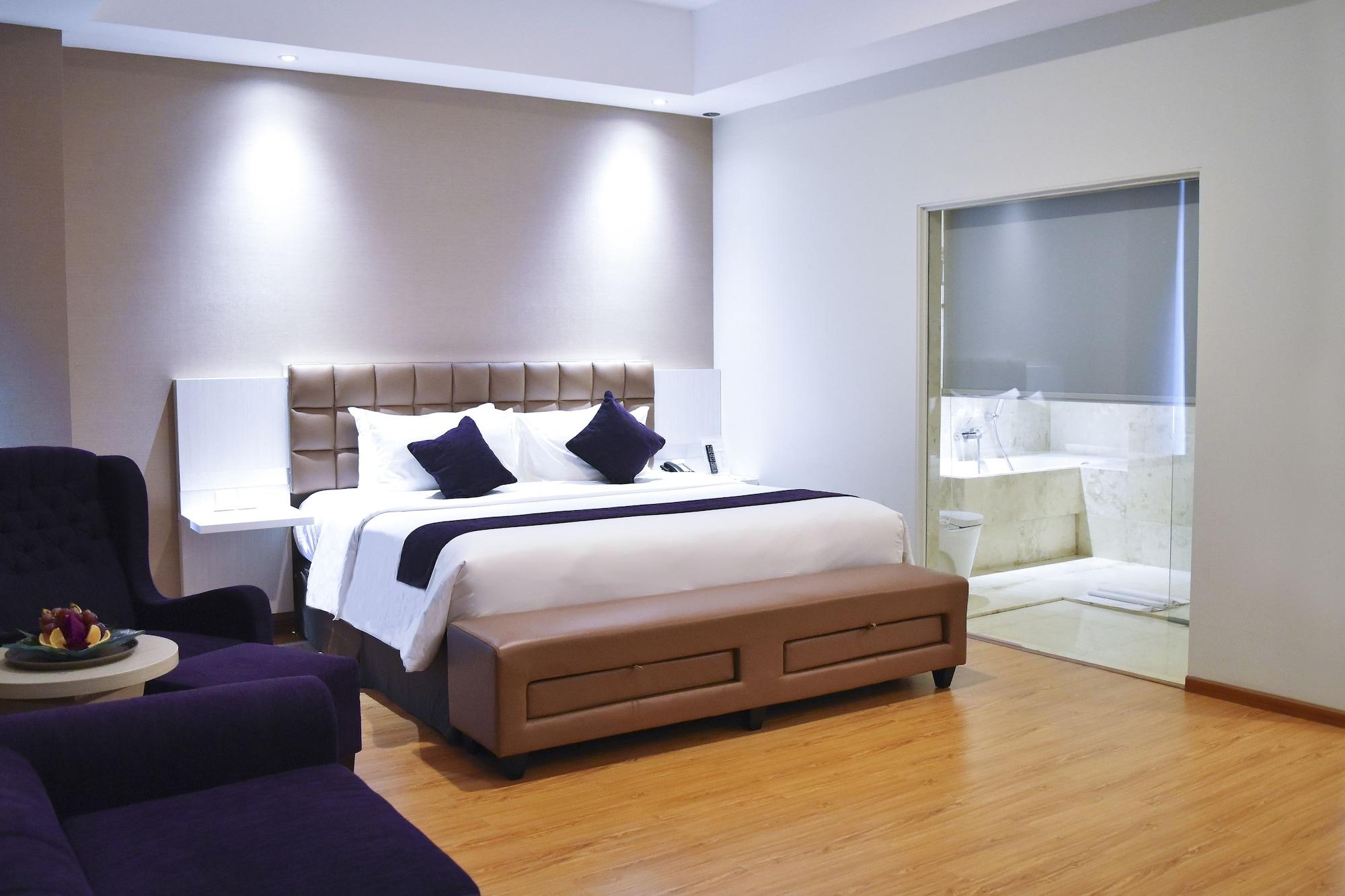 Platinum Hotel & Convention Hall Balikpapan Exterior photo