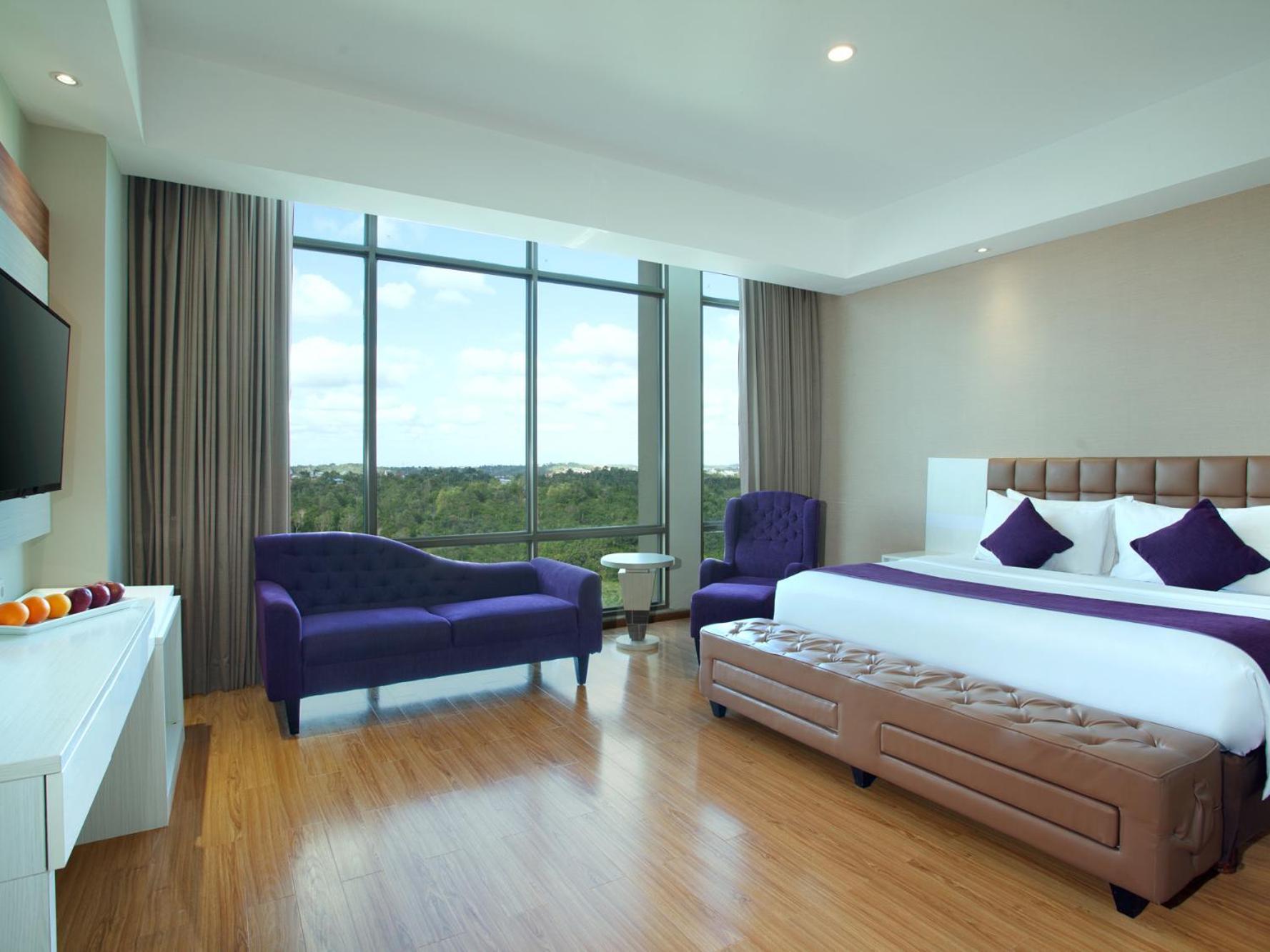 Platinum Hotel & Convention Hall Balikpapan Exterior photo