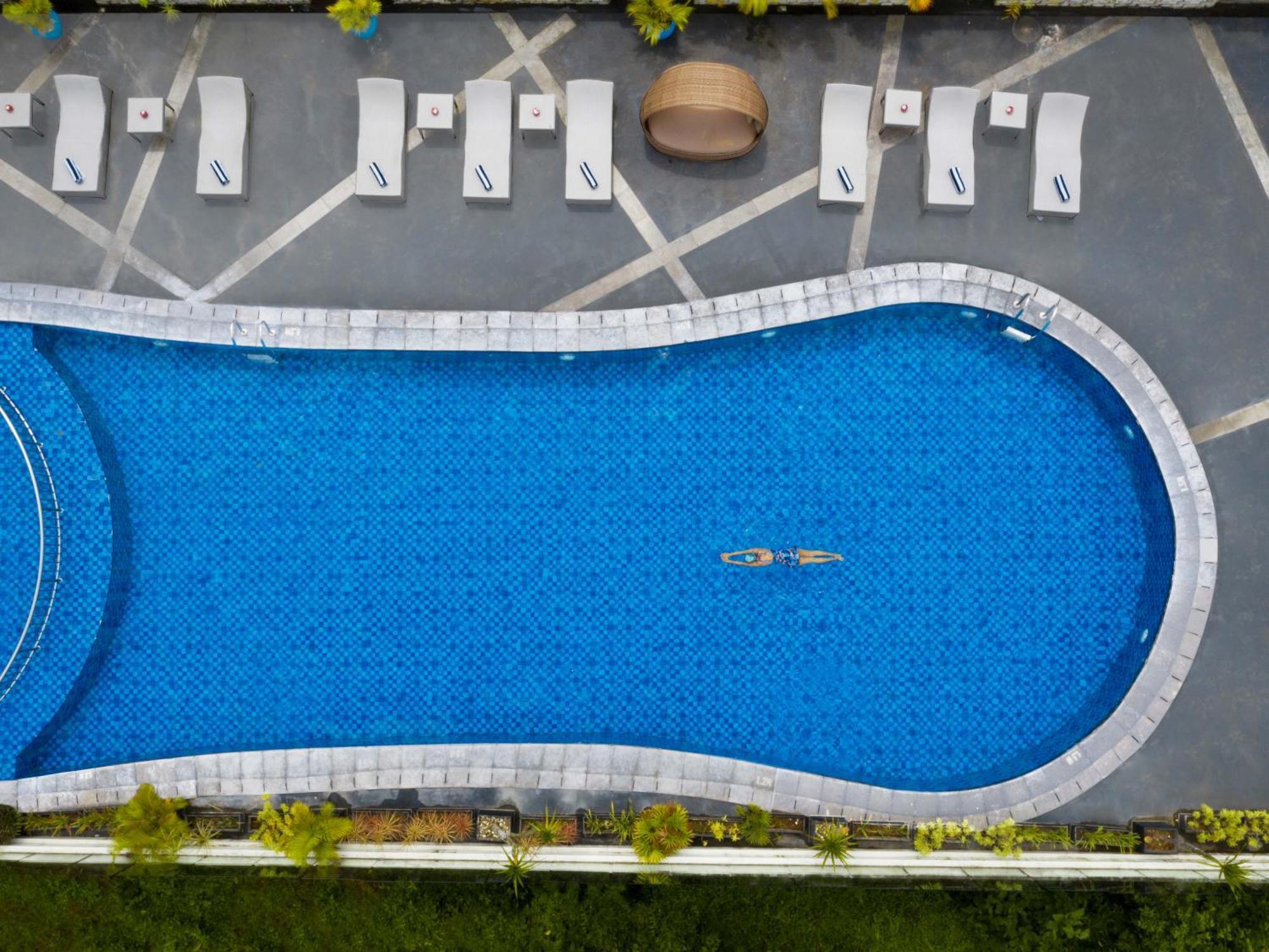 Platinum Hotel & Convention Hall Balikpapan Exterior photo