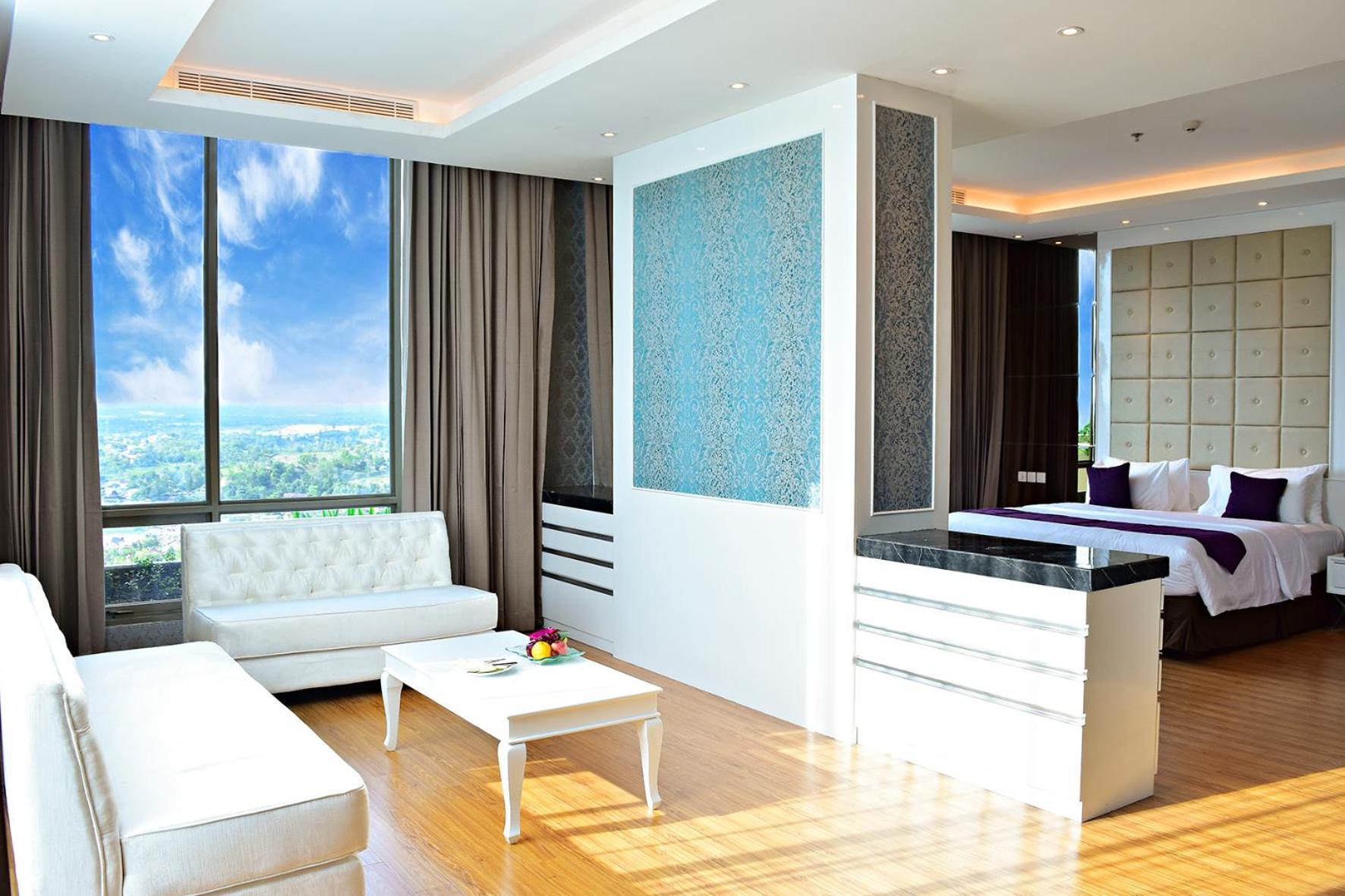 Platinum Hotel & Convention Hall Balikpapan Exterior photo